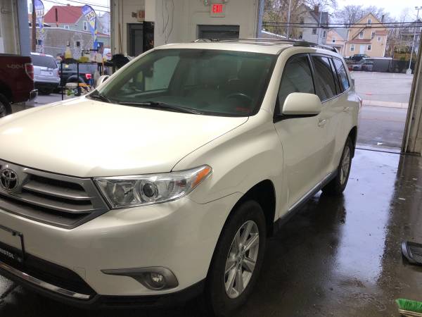 toyota highlander 2011 AWD - cars & trucks - by owner - vehicle... for sale in Cranston, RI