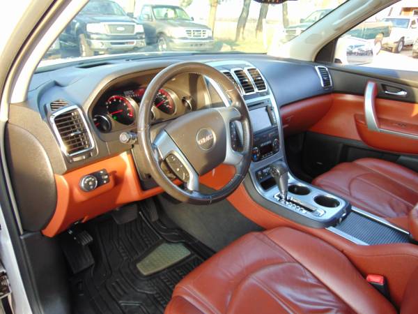 2008 GMC ARCADIA SLT AWD V6_LOADED LOW_MI_XCLEAN_3RDROW DVD MOON A1!... for sale in Union Grove, WI – photo 9