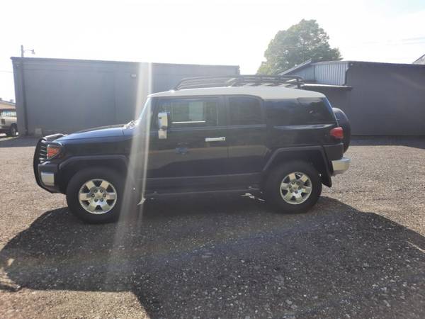 Take a look at this 2010 Toyota FJ Cruiser-Charlotte for sale in Denver, NC – photo 3