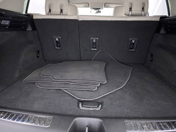 2019 Caddy Cadillac XT4 Premium Luxury Sport Utility 4D hatchback -... for sale in Detroit, MI – photo 24