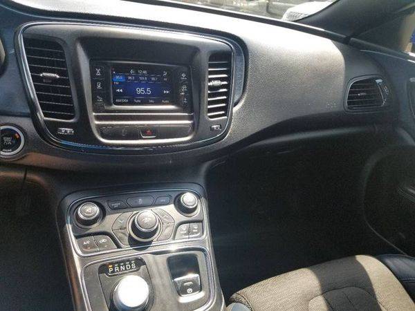 2015 Chrysler 200 S 4dr Sedan for sale in Eastpointe, MI – photo 15