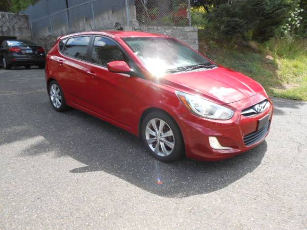 2012 Hyundai Accent SE 4 Door Hatchback Automatic 4Cyl 1.6L 35MPG -... for sale in Seymour, CT – photo 3