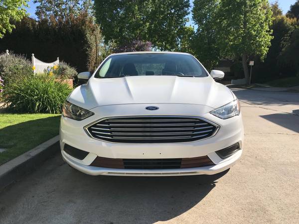 2017 Ford Fusion SE with ONLY 20, 000 Miles Clean Title - cars & for sale in Los Angeles, CA – photo 2