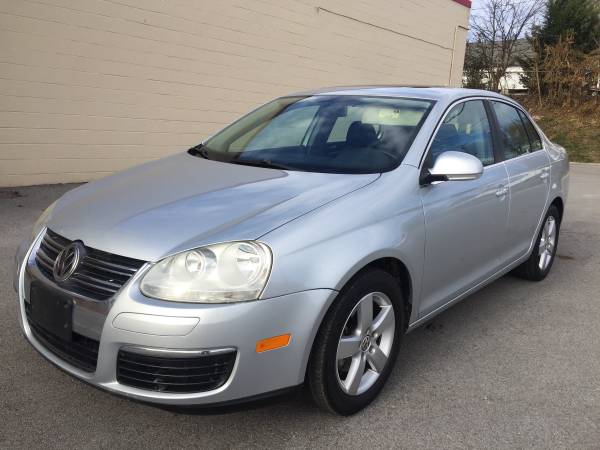 2009 Volkswagen Jetta 2.5 SE (77k miles) - cars & trucks - by owner... for sale in Knoxville, TN – photo 2
