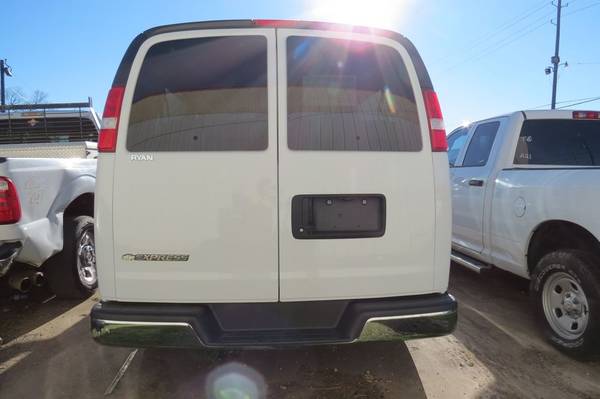 2018 Chevrolet Express 15-Passenger Van - - by dealer for sale in Monroe, LA – photo 6