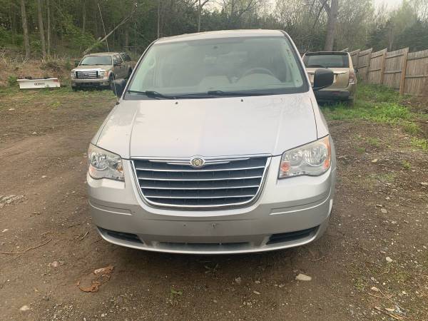 2010 Chrysler town & country LX limited for sale in Poughkeepsie, NY – photo 5