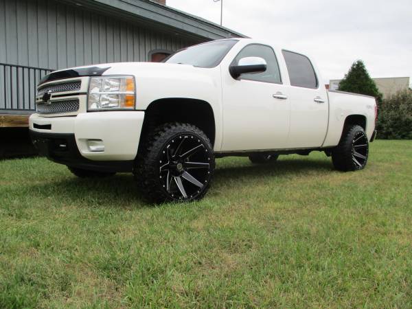 4.5" LIFTED 2012 CHEVY LTZ CREW 20X12 33X12.50 *STANCED *LEATHER CHEAP for sale in KERNERSVILLE, NC – photo 11