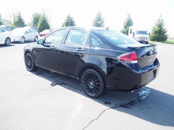 2011 Ford Focus SES - - by dealer - vehicle automotive for sale in Youngstown, OH – photo 8