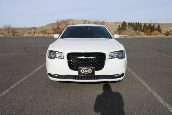 Chrysler 300 - BAD CREDIT BANKRUPTCY REPO SSI RETIRED APPROVED -... for sale in Hermiston, OR – photo 2