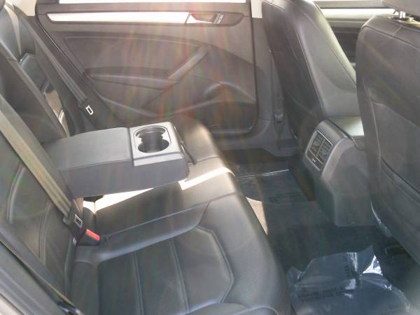 2014 Volkswagen Passat SE TDI-30k Miles! Heated Leather! Sunroof! -... for sale in Silvis, IA – photo 15
