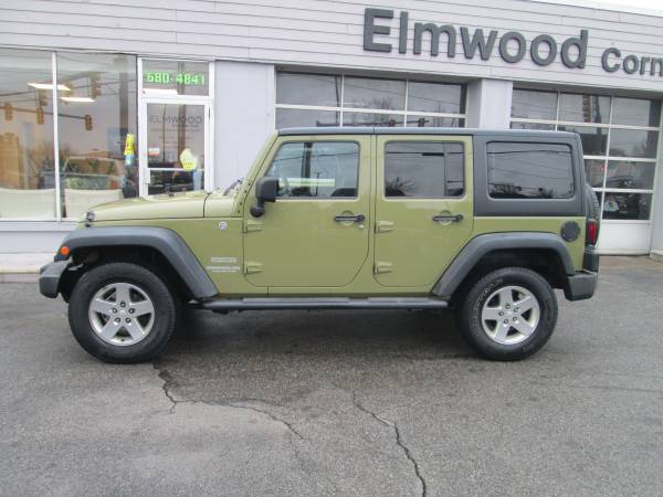 2013 JEEP WRANGLER UNLIMITED SPORT 4DOOR IN MINT CONDITION - cars & for sale in East Providence, RI – photo 2