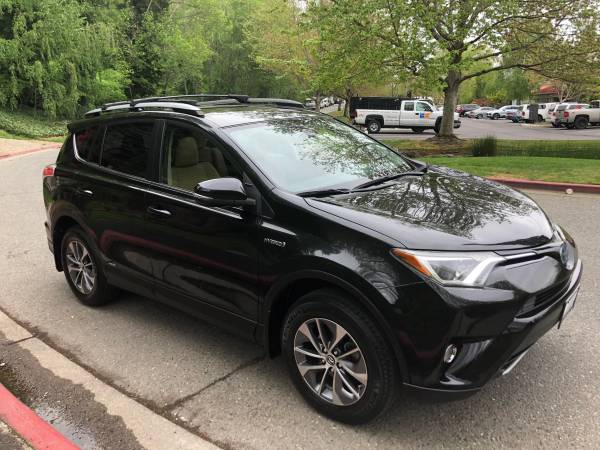 2017 Toyota Rav4 Hybrid XLE 4WD - Clean title, 1owner, Gas Saver for sale in Kirkland, WA – photo 3