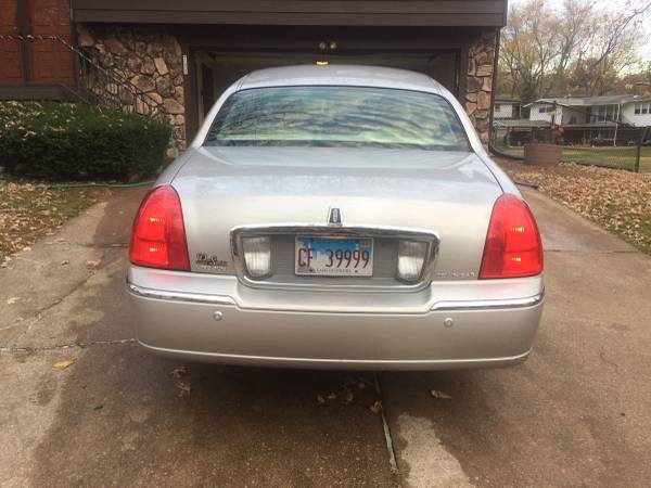 2004 Lincoln town car low miles!!!!! - cars & trucks - by owner -... for sale in 62225, MO – photo 5