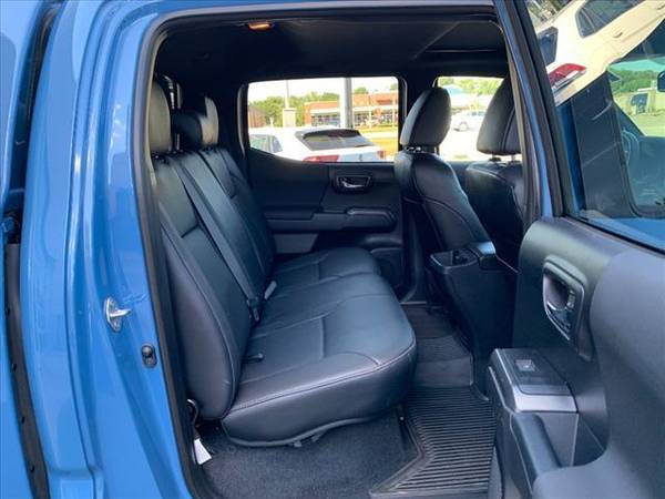 2019 TOYOTA TACOMA DOUBLE CAB 4X4 TRD OFF ROAD MANUAL TRANS/SUNROOF... for sale in Green Bay, WI – photo 14