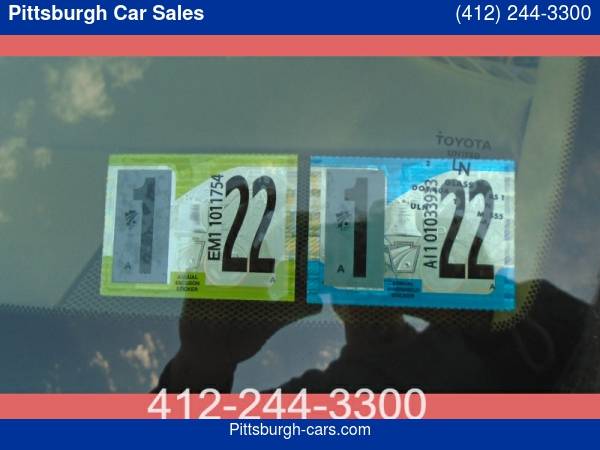 2005 Toyota Camry 4dr Sdn XLE Auto with 2 4L DOHC SEFI VVTi 16-valve for sale in Pittsburgh, PA – photo 2