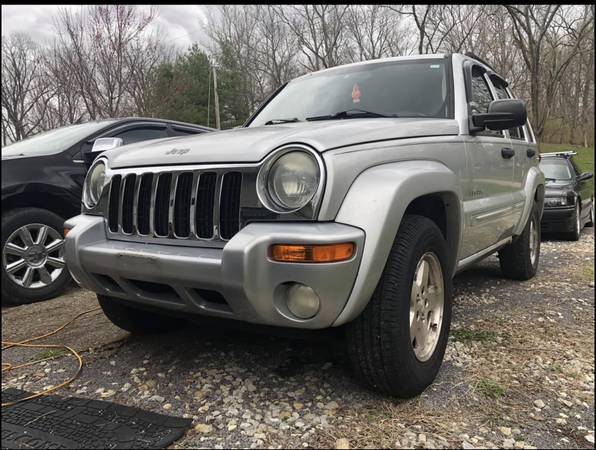 2004 Jeep Liberty 4X4 - cars & trucks - by owner - vehicle... for sale in Germantown, OH – photo 2