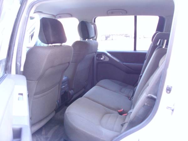 2005 NISSAN PATHFINDER! GREAT VEHICLE IMMACULATE - cars & for sale in San Antonio, TX – photo 16