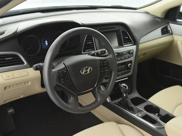 2016 Hyundai Sonata Sedan 4D sedan Off white - FINANCE ONLINE for sale in Indianapolis, IN – photo 2