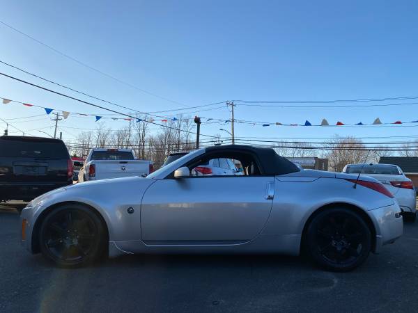 2004 Nissan 350Z Enthusiast Roadster 6 Speed RWD Excellent Condition for sale in Centereach, NY – photo 11