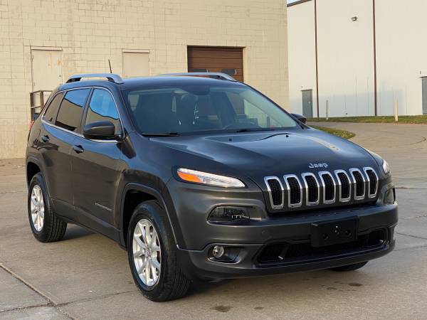 2016 JEEP CHEROKEE LATITUDE 4x4 / ONLY 64K / NEW TIRES / CLEAN !! -... for sale in Omaha, NE – photo 4