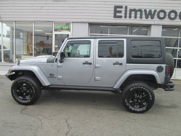 2015 JEEP WRANGLER UNLIMITED SAHARA 4X4 LOADED VERY NICE - cars & for sale in East Providence, RI – photo 2