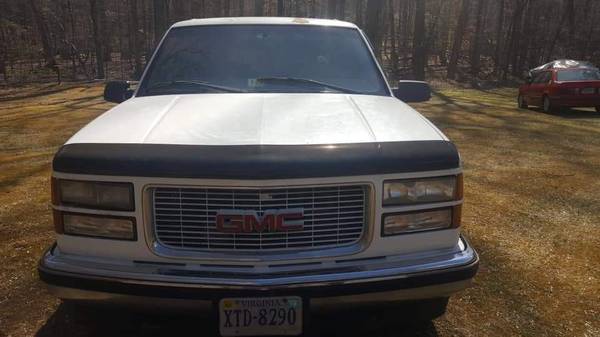 1999 GMC SUBURBAN 2500 454 7.4ltr 2WD - cars & trucks - by owner -... for sale in Triangle, District Of Columbia – photo 2