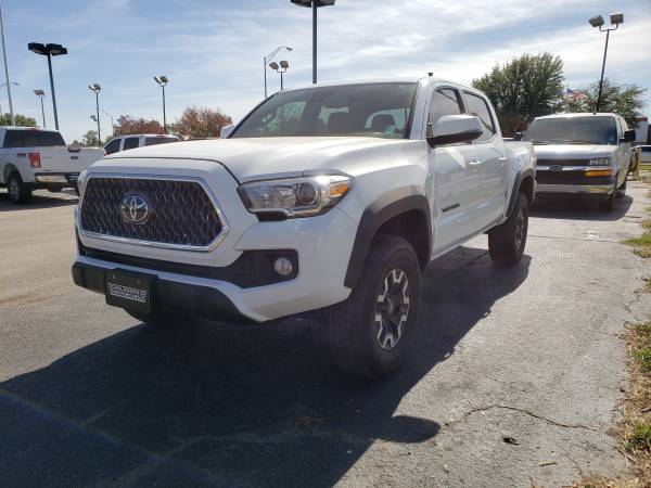 CLEAN!!! 2019 TYOTA TACOMA 4X4 OFF ROAD!!!! - cars & trucks - by... for sale in Norman, KS – photo 2