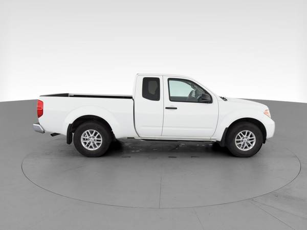 2017 Nissan Frontier King Cab SV Pickup 2D 6 ft pickup White -... for sale in Visalia, CA – photo 13