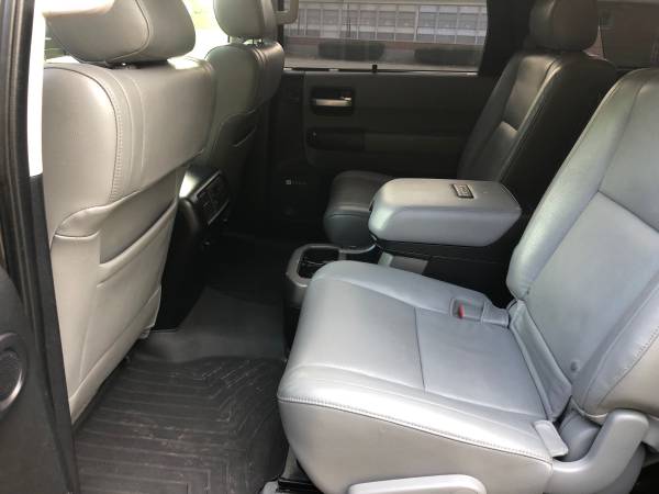 2010 TOYOTA SEQUOIA PLATINUM EDITION * 1 OWNER * NON SMOKER * XCLEAN * for sale in East Longmeadow, MA – photo 5