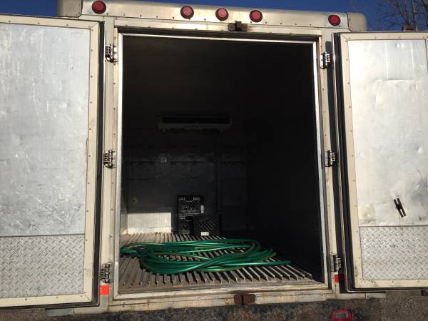 2007 GMC 3500/G3500 Cube Van Reefer SRW - cars & trucks - by owner -... for sale in Cambridge, MN – photo 6
