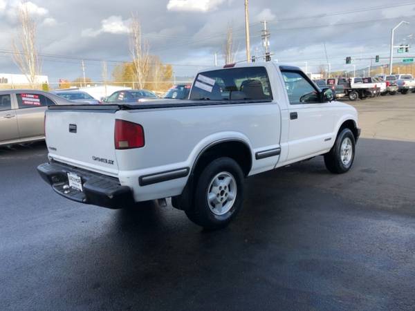 2000 Chevrolet S-10 4WD LS 4.3 5Spd Shortbed - cars & trucks - by... for sale in Longview, OR – photo 3