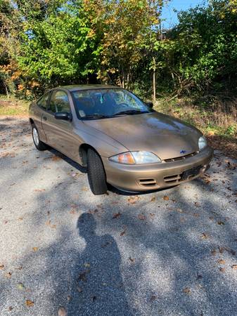 Low Mileage Clean Historic 2000 Chevrolet Cavalier - cars & trucks -... for sale in Ellicott City, MD – photo 4