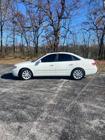 2006 Hyundai Azera - cars & trucks - by owner - vehicle automotive... for sale in St Peters, MO – photo 2