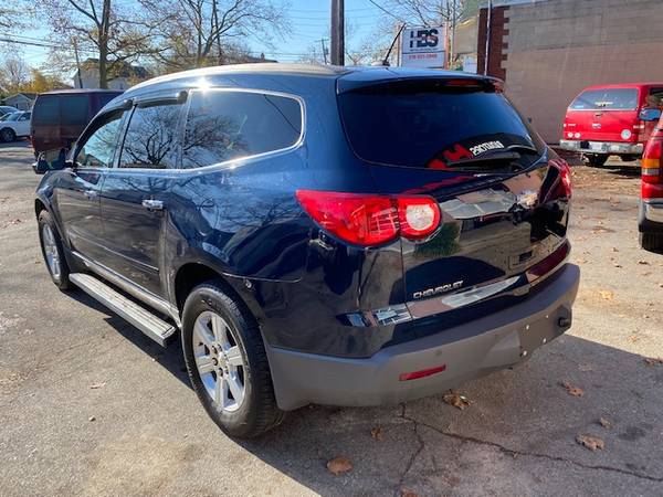 Chevy Traverse AWD - cars & trucks - by owner - vehicle automotive... for sale in Hicksville, NY – photo 2