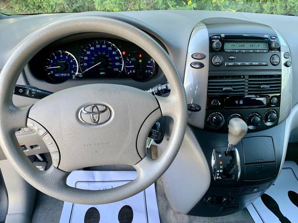 2009 TOYOTA SIENNA for sale in Farmingville, NY – photo 20