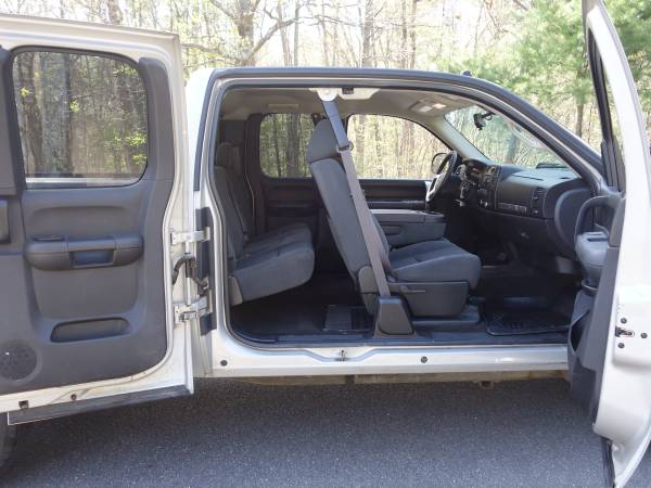 2009 GMC Sierra 2500HD 4x4 4dr Ext Cab - - by dealer for sale in Derry, NH – photo 22