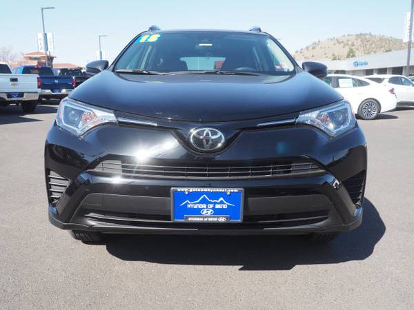 2018 Toyota RAV4 LE - - by dealer - vehicle automotive for sale in Bend, OR – photo 9