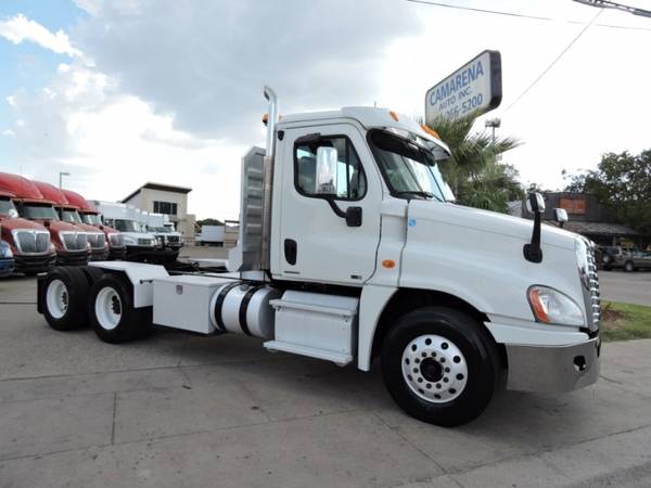 2012 FREIGHTLINER DAYCAB DD13 with for sale in Grand Prairie, TX – photo 9