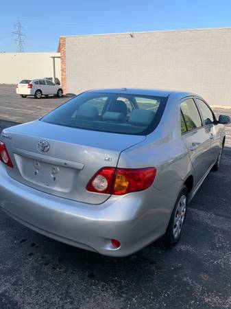 2009 Toyota Corolla LE gas saver 4 cylinder! Clean title & runs... for sale in milwaukee, WI – photo 4