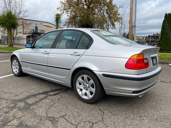 2001 BMW 3 Series 325i 4dr Sedan - cars & trucks - by dealer -... for sale in Kent, WA – photo 2