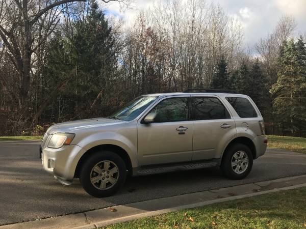 2011CALIFORNIA MERCURY MARINER - cars & trucks - by owner - vehicle... for sale in Richland, MI – photo 3