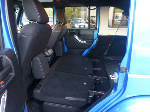 2015 JEEP WRANGLER SAHARA UNLIMITED - ONLY 82K MILES - EXTRA CLEAN!... for sale in Millbury, MA – photo 18