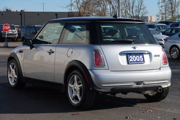 2005 Mini Cooper Hardtop Base - cars & trucks - by dealer - vehicle... for sale in Indianapolis, IN – photo 8