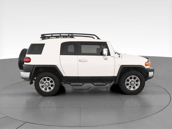 2013 Toyota FJ Cruiser Sport Utility 2D suv White - FINANCE ONLINE -... for sale in Arlington, District Of Columbia – photo 13