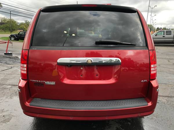 Clean! 2008 Chrysler Town & Country! Loaded! 3rd Row! for sale in Ortonville, MI – photo 4