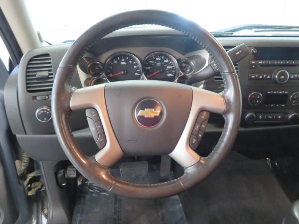 2011 Chevy Silverado LT Ext. Cab New Tires Remote Start - Warranty for sale in Wayland, MI – photo 8