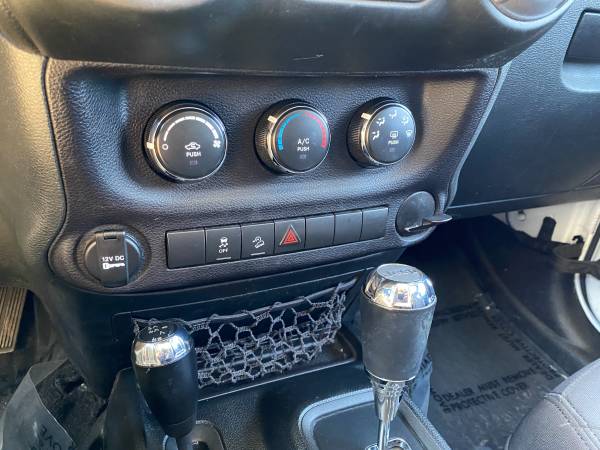 2017 JEEP WRANGLER UNLIMITED SPORT 4X4 4DR SUV - - by for sale in Springfield, IL – photo 18