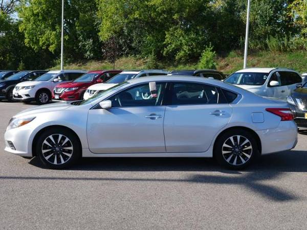 2016 Nissan Altima 4dr Sdn I4 2.5 SV for sale in Inver Grove Heights, MN – photo 7