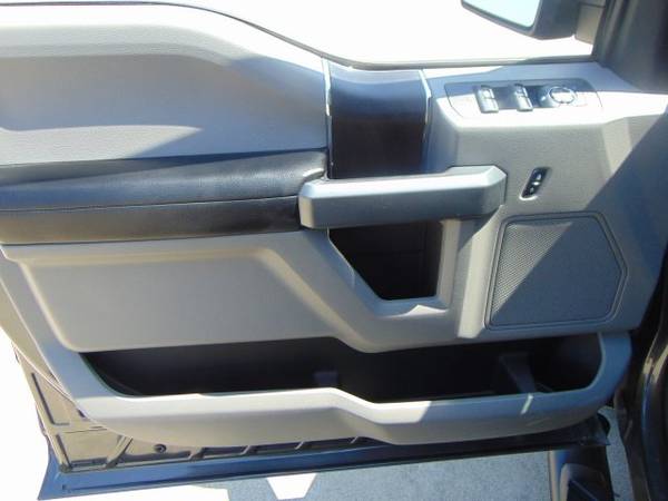 2018 Ford F-150 XLT CREW CAB 4X4 (Mileage: 27,983) for sale in Devine, TX – photo 7