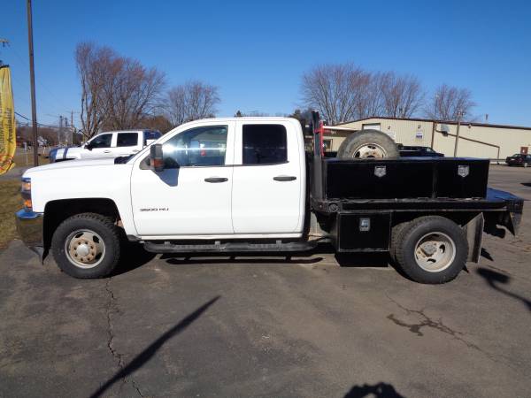 2015 Chevrolet Silverado 3500HD 4X4 DUALLY FLATBED RUST FREE for sale in Loyal, WI – photo 2